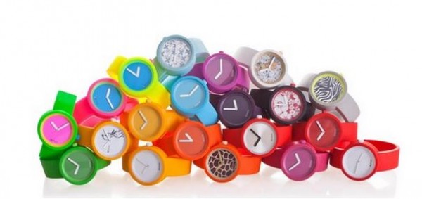 relógios coloridos