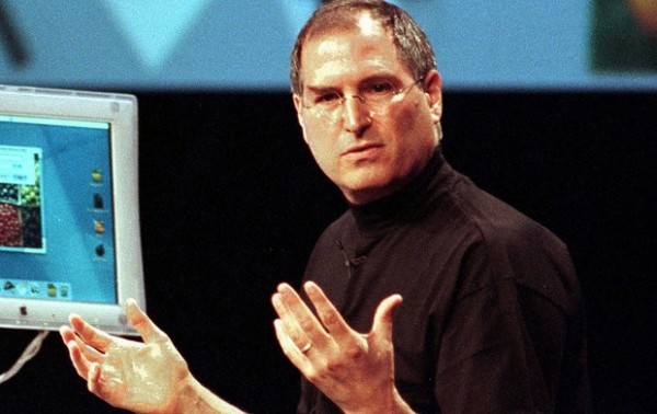 Steve Jobs usando gola rolê