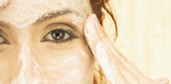 Máscara facial esfoliante para pele normal e seca