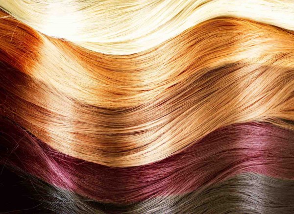cabelos com tonalidades diferentes