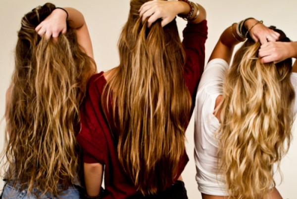 mulheres com cabelos longos