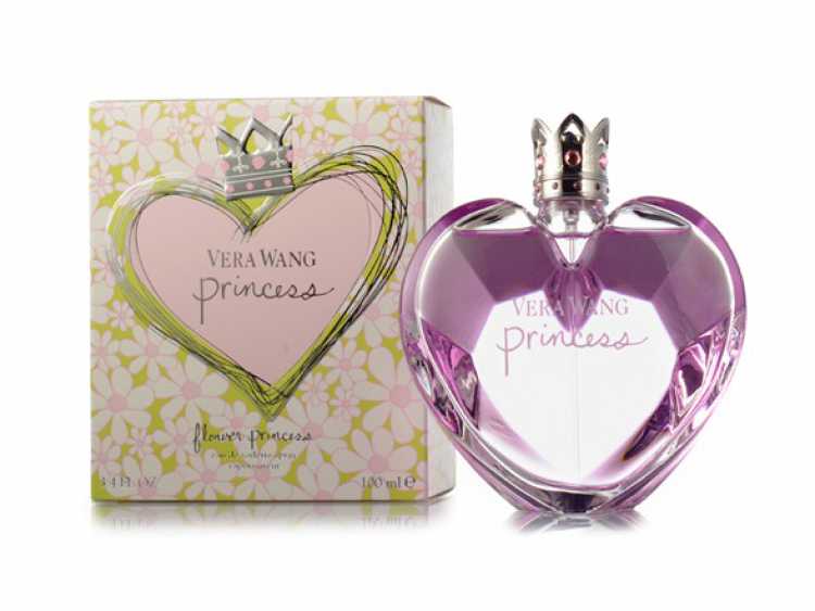 Com notas de maçã, merengue, mandarim e damasco, Princess é uma fragrância encantadoramente doce, mas sem exageros.