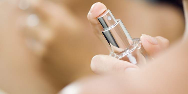 10 dicas para fazer o perfume durar mais tempo
