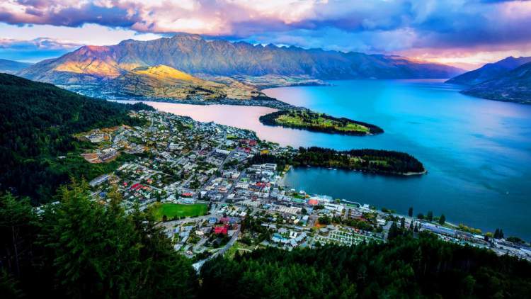 Nova Zelândia é um dos destinos mais baratos e seguros para viajar sozinha