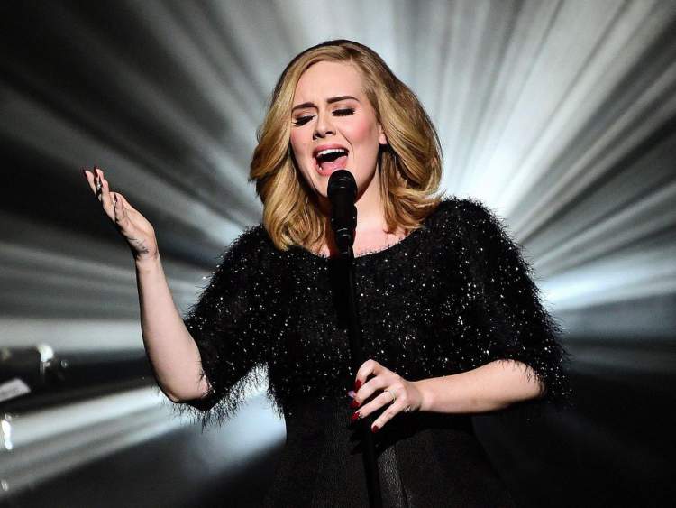 Adele é contra os padrões de beleza