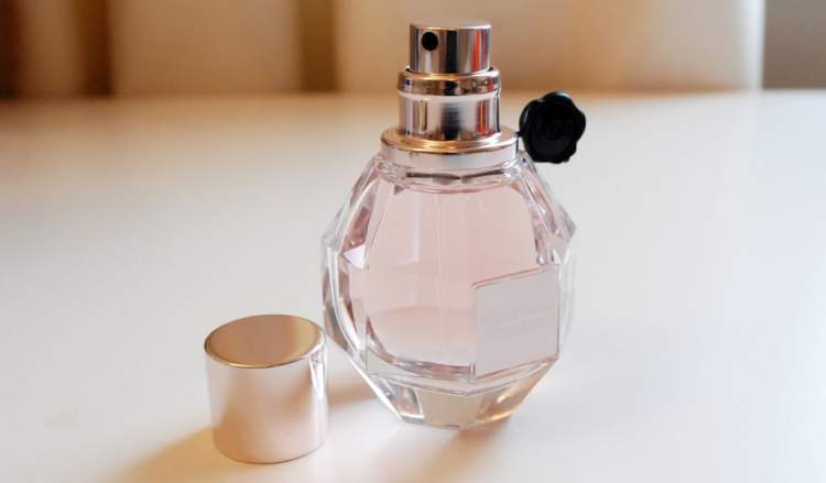 Cinéma de Yves Saint Laurent é um dos perfumes que farão você se sentir mais sexy