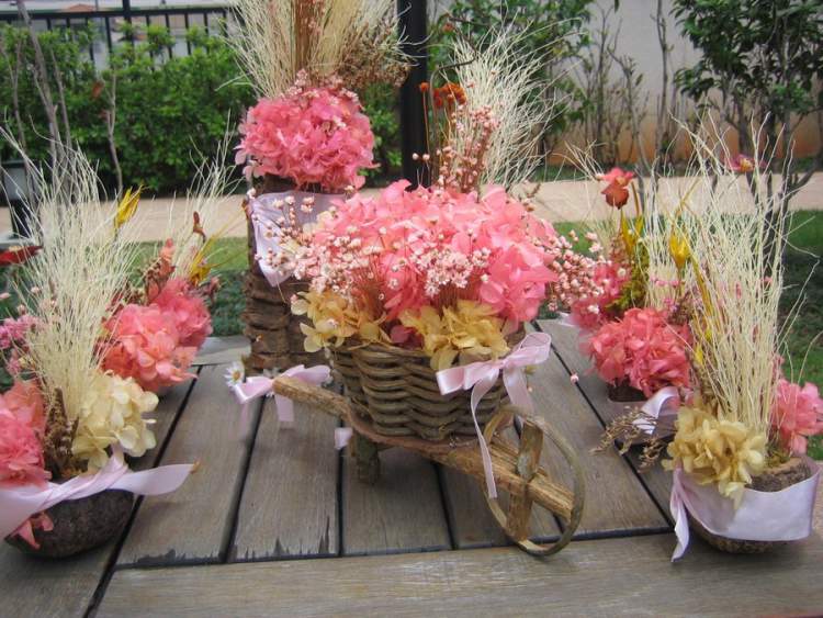 Arranjos florais para a varanda