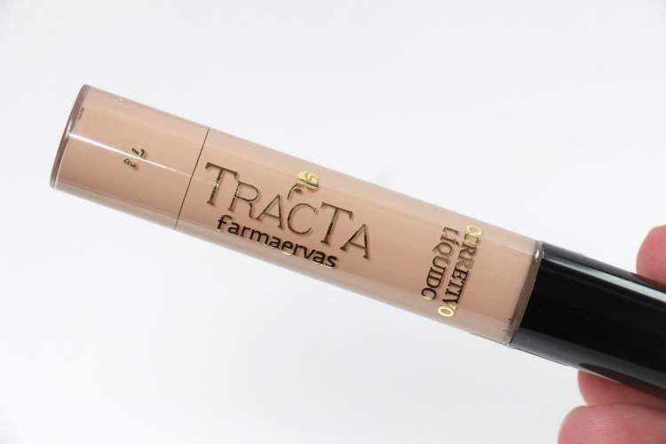 corretivo líquido da Tracta é um dos itens de maquiagem baratinhos que substituem as marcas caras e importadas