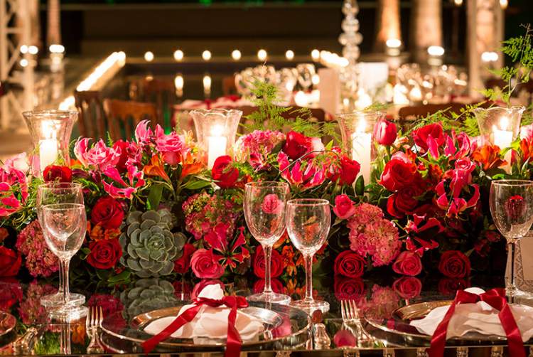 Linda decoração de casamento com rosas