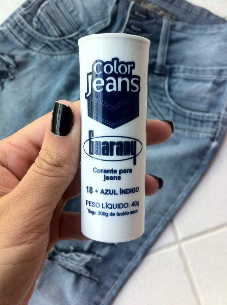 Truque para deixar o jeans com cara de novo