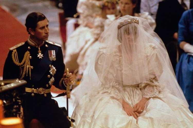 Cerimônia do casamento entre a princesa Diana e o príncipe Charles