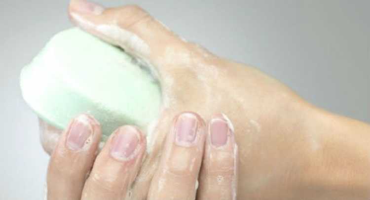 Sabonete em excesso pode afetar a pele no inverno