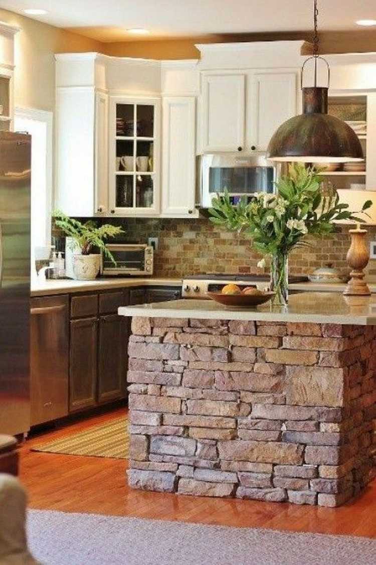 Cozinha pequena decorada com plantas
