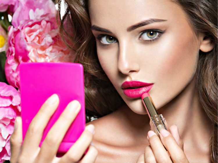 Maquiagem para sessão de fotos com batom rosa escuro